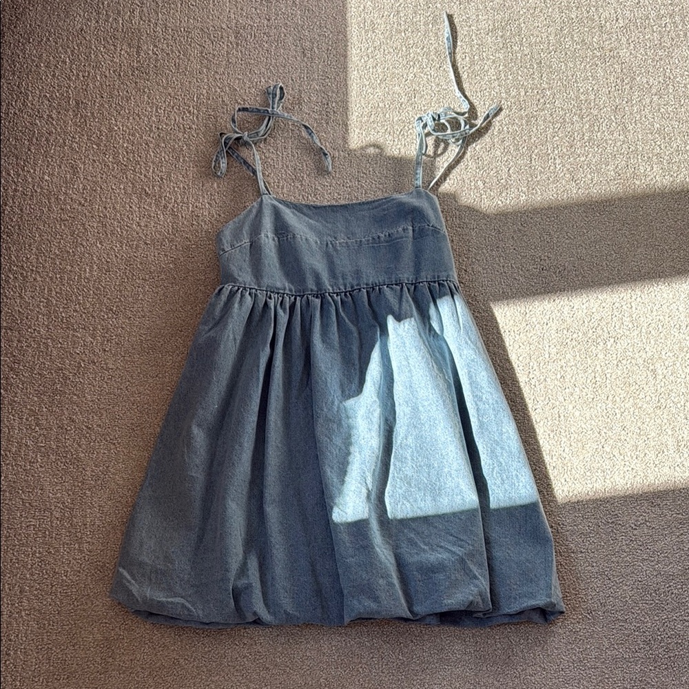 BRAND NEW NEVER WORN LULUS DEMIN DRESS